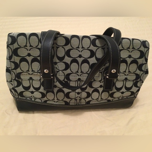 Coach Hampton signature flap satchel. Smoke free and pet free home. - Picture 2 of 16